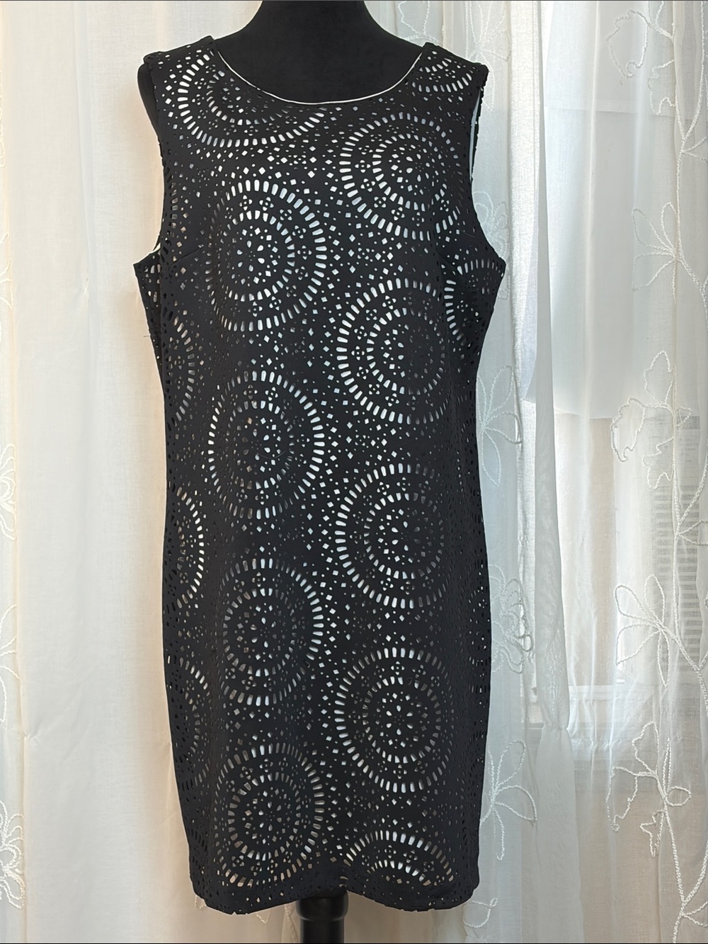 Worthington Black Laser-Cut Sleeveless Shift Dress XL